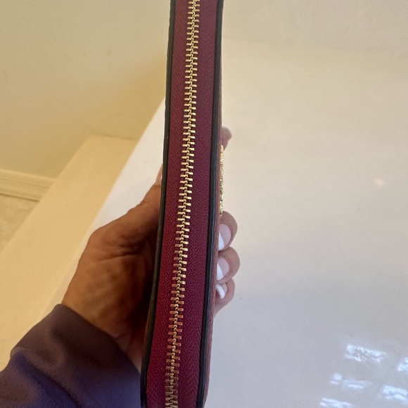 Coach Red Pebbled Leather Medium ID Zip Wallet New Without Tags Coach color 1941 - Picture 5 of 13